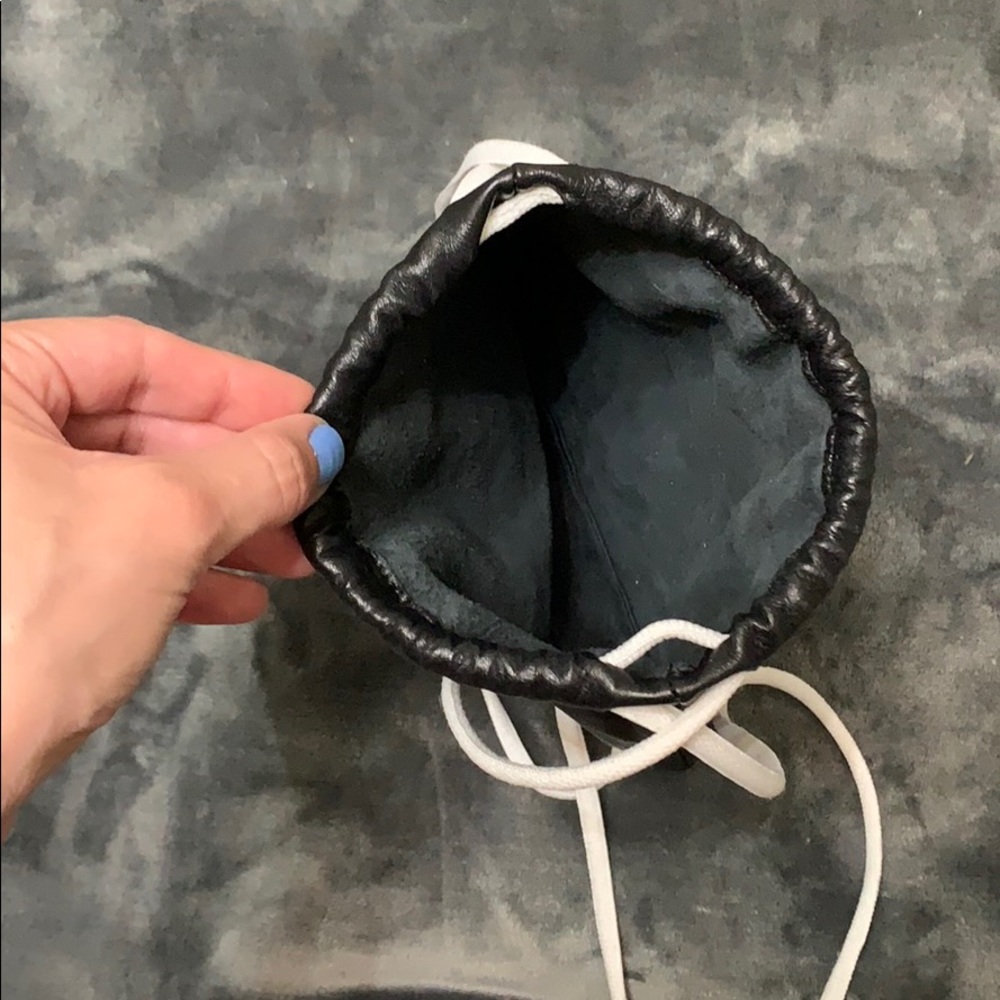 Drawstring shoulder bag leather! New - Picture 4 of 4